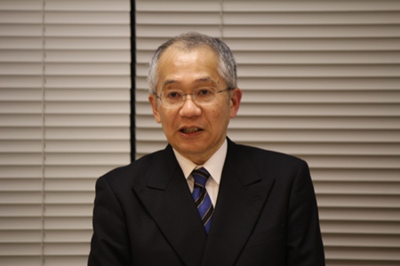 発表の様子：橋爪大三郎教授